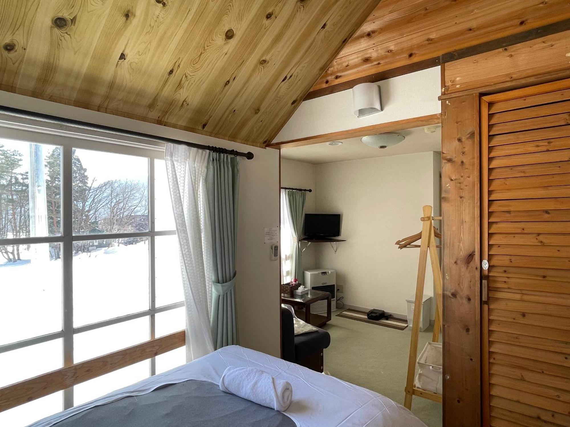 Bed and Breakfast Hakuba Snow Fox Экстерьер фото